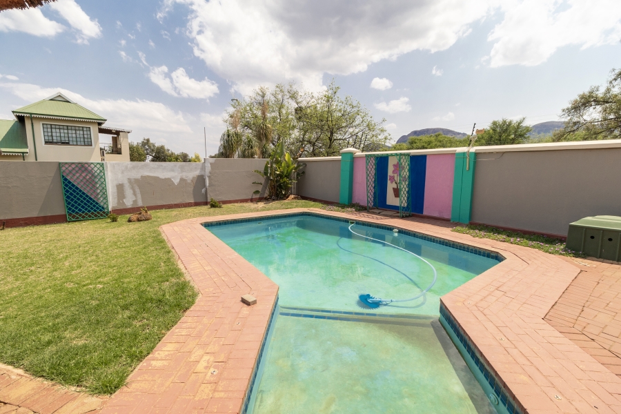 6 Bedroom Property for Sale in Melodie North West